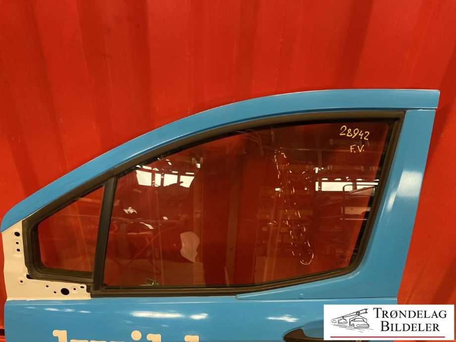 Dør venstre foran til Ford Transit Courier 2018-2023 (Type I, Fase 2)  (2782150|PET76-A20125-AR|)