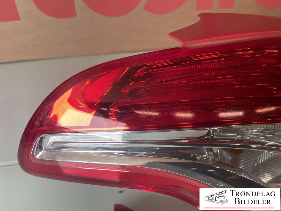Baklykt venstre til Peugeot 208 2012-2019 (Type I)  (96 726 282 80|)