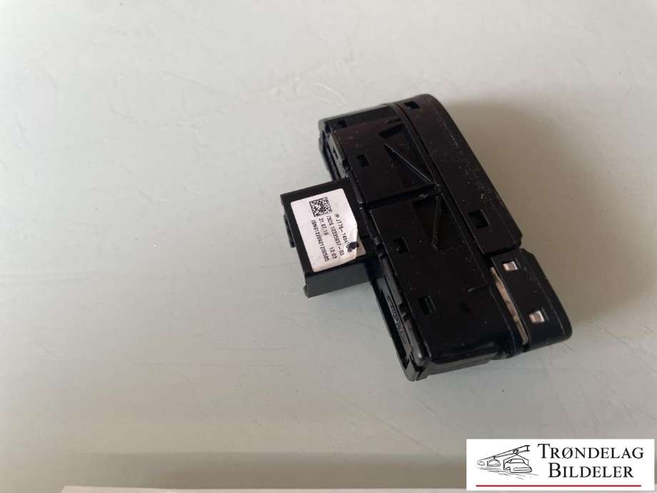 Bryter (ESP - Electronic Stability Program) til Ford Transit Courier 2018-2023 (Type I, Fase 2)  (2237149|JT76-14B418-AB|)