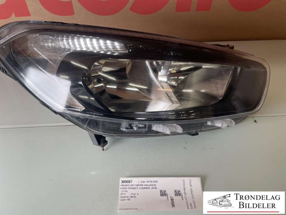 Frontlykt høyre halogen til Ford Transit Courier, 2018-2023 (Type I, Fase 2) (2263642)