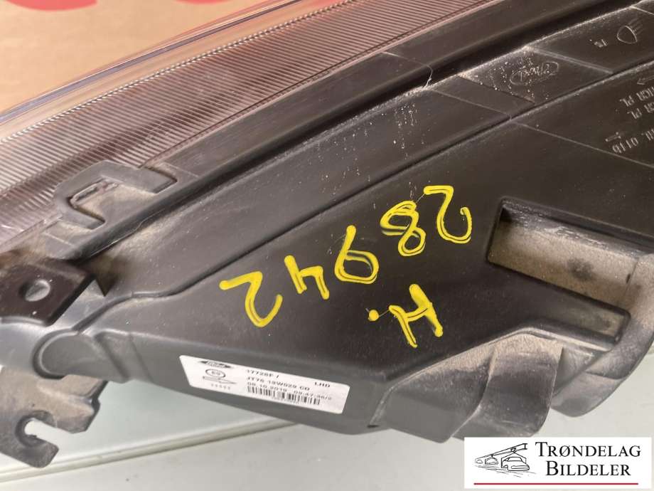 Frontlykt høyre halogen til Ford Transit Courier 2018-2023 (Type I, Fase 2)  (2263642|JT76-13W029-CD|)