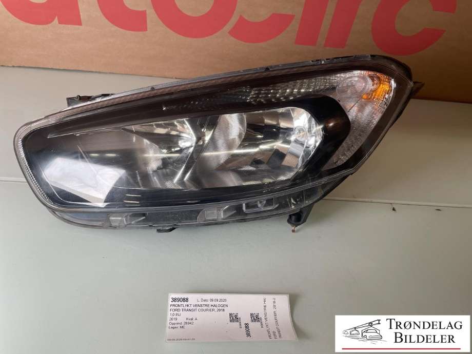 Frontlykt venstre halogen til Ford Transit Courier, 2018-2023 (Type I, Fase 2) (2263646)