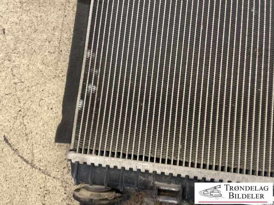 Radiator (manuell gir) til Ford Transit Courier 2018-2023 (Type I, Fase 2) (2545469|H1BG-8005-DA|)