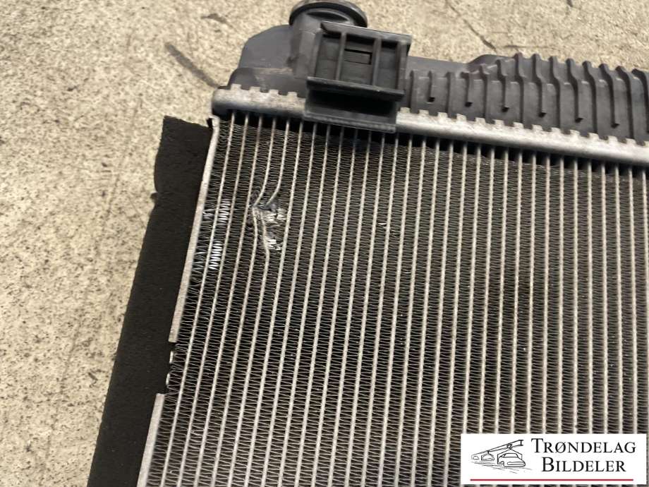 Radiator (manuell gir) til Ford Transit Courier 2018-2023 (Type I, Fase 2) (2545469|H1BG-8005-DA|)