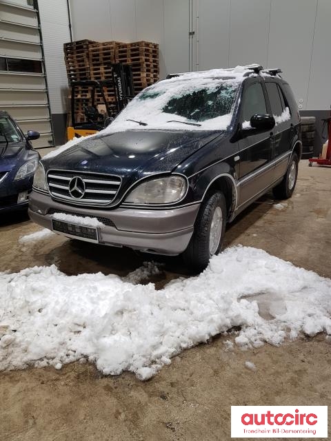 Mercedes ML 1997-2005 (W163) (W163), Motorkode: M 111.977, Girkassekode: 71746107637634