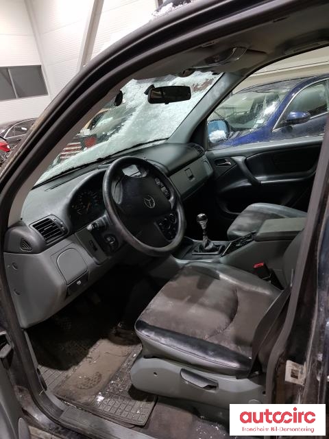 Mercedes ML 1997-2005 (W163) (W163), Motorkode: M 111.977, Girkassekode: 71746107637634