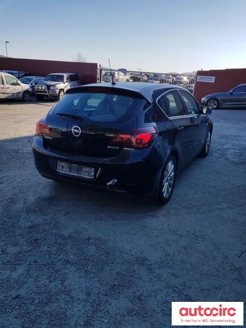 Opel Astra J 2010-2015 , Motorkode: A17DTR, Girkassekode: 