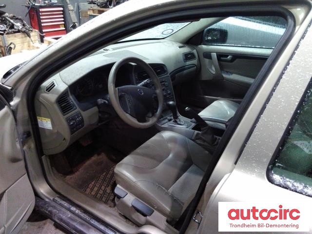 Volvo XC70 2001-2004 (Type I, Fase 1) , Motorkode: D5244T, Girkassekode: 8675148