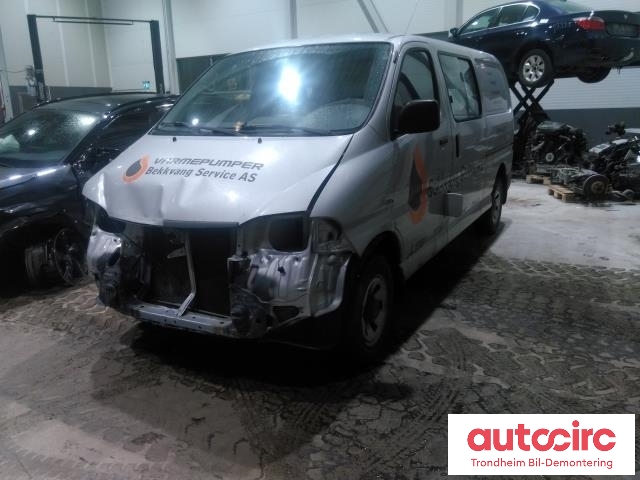 Toyota Hiace 2001-2006 (Fase 2) , Motorkode: 2KD-FTV, Girkassekode: 33030-2F290