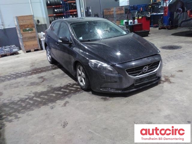 Volvo V40 2012-2019 , Motorkode: D4162T, Girkassekode: 36011555