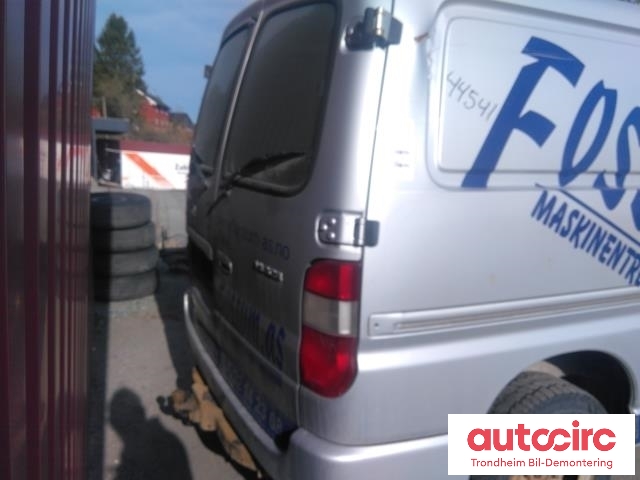 Toyota Hiace 2007-2012 (Fase 3) , Motorkode: 2KD-FTV, Girkassekode: 3303026A61
