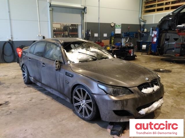 BMW M5 2005-2010 (E60) (E60), Motorkode: S85-B50A, Girkassekode: SMG