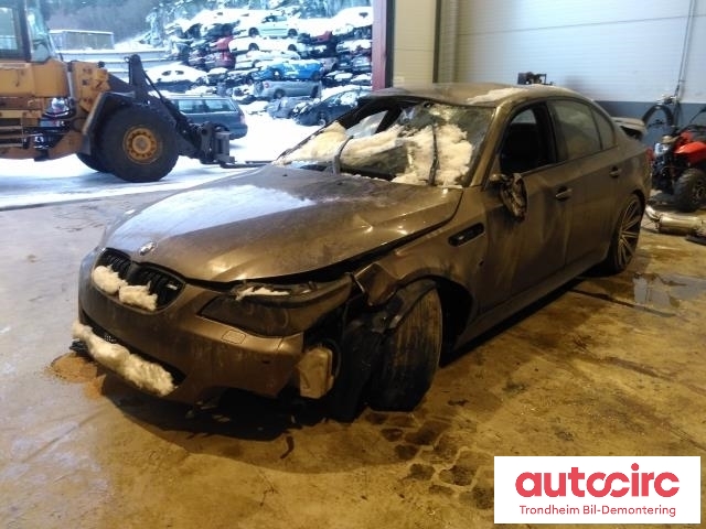 BMW M5 2005-2010 (E60) (E60), Motorkode: S85-B50A, Girkassekode: SMG