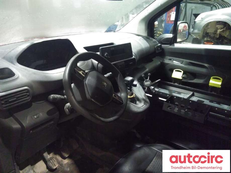 Peugeot Partner 2019-->> (Type III) , Motorkode: YHZ, Girkassekode: 98 083 236 80