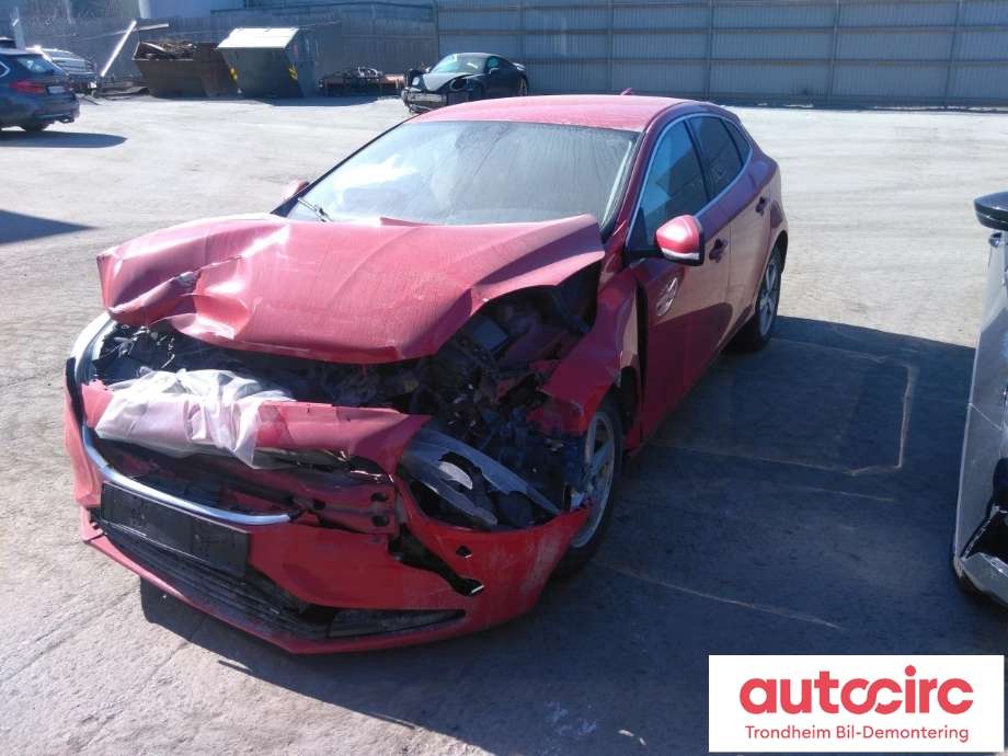 Volvo V40 2012-2019 , Motorkode: D4204T8, Girkassekode: M66