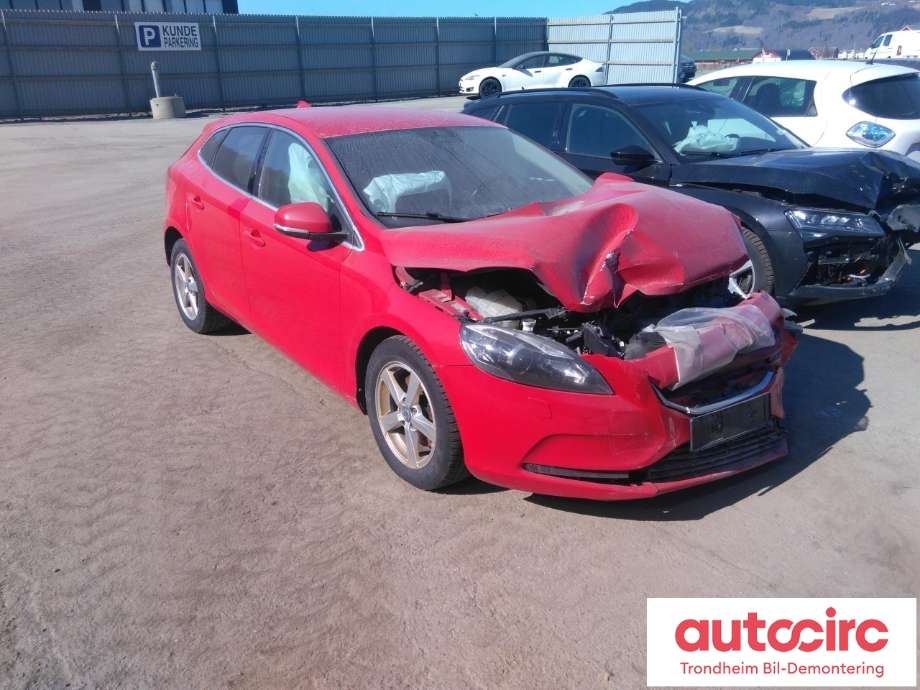 Volvo V40 2012-2019 , Motorkode: D4204T8, Girkassekode: M66