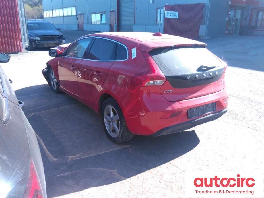 Volvo V40 2012-2019 , Motorkode: D4204T8, Girkassekode: M66