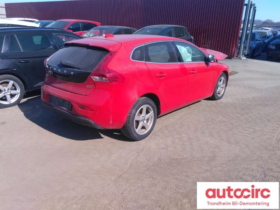 Volvo V40 2012-2019 , Motorkode: D4204T8, Girkassekode: M66