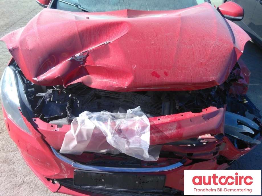 Volvo V40 2012-2019 , Motorkode: D4204T8, Girkassekode: M66