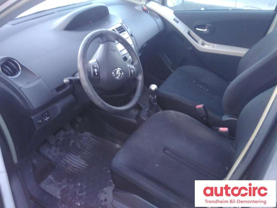 Toyota Yaris 2009-2011 (Type II, Fase 2) , Motorkode: 1NR-FE, Girkassekode: 303000D120