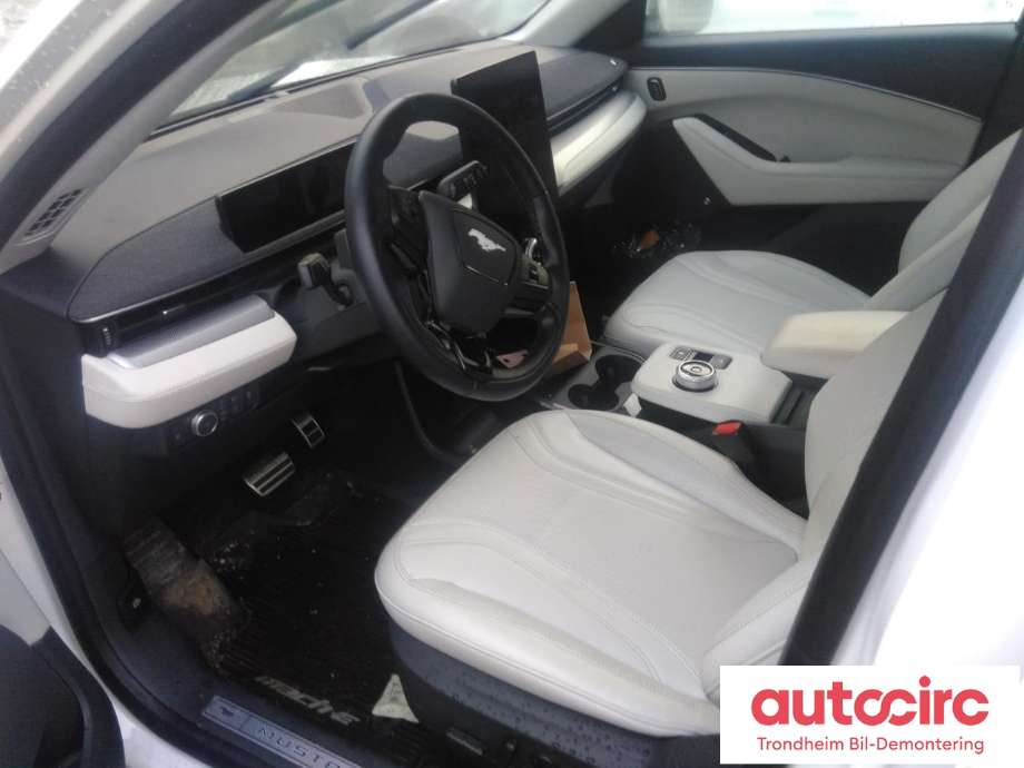Ford Mustang Mach-e 2020-->> , Motorkode: U, Girkassekode: ....