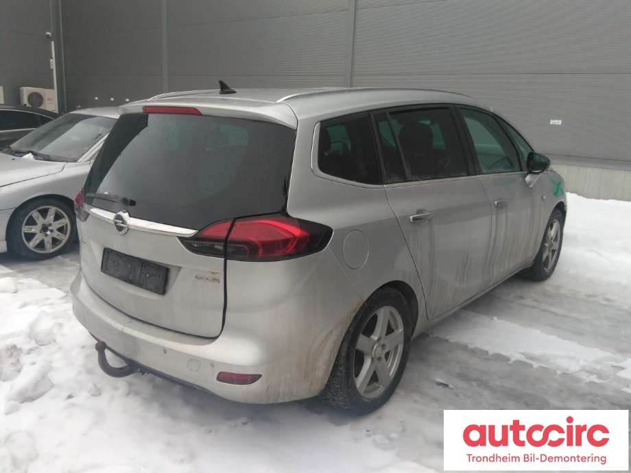 Opel Zafira Tourer 2012-2018 , Motorkode: A20DT, Girkassekode: MYJ