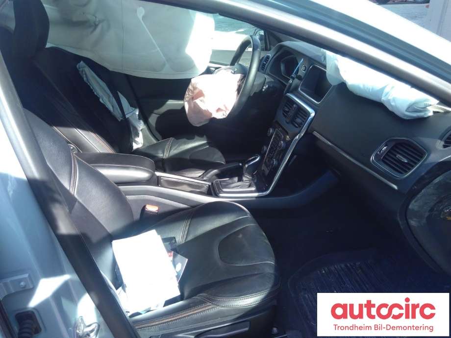 Volvo V40 2012-2019 , Motorkode: B4154T2, Girkassekode: 6-AUT 2WD / TF-71SC