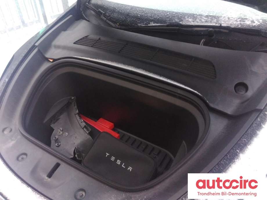 Tesla Model Y 2021-2024 (Type I) , Motorkode: 3D3|4D1, Girkassekode: ..