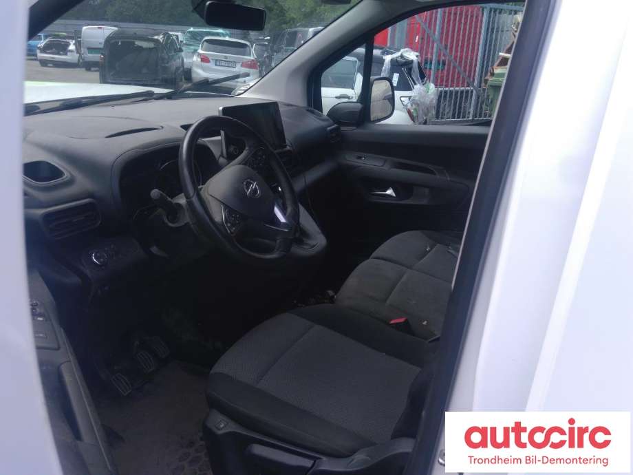 Opel Combo E 2019-->> , Motorkode: LQJ, Girkassekode: M0C