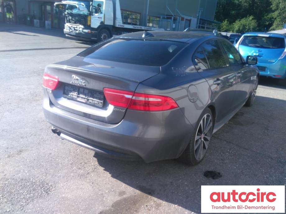 Jaguar XE 2015-->> , Motorkode: 204DTA, Girkassekode: ZF 8HP45 2WD