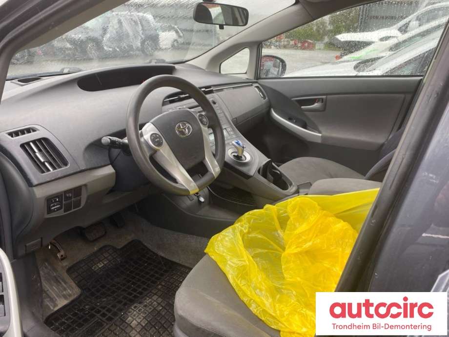 Toyota Prius 2009-2016 (Type III) (COMBI) (COMBI), Motorkode: 2ZR-FXE, Girkassekode: 3090047060