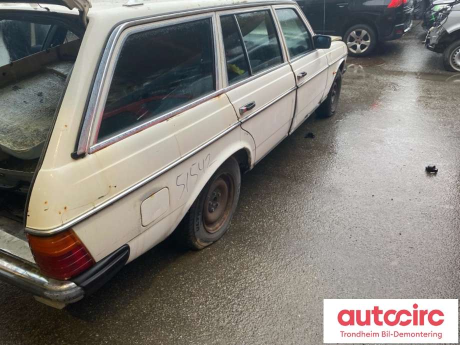 Mercedes 123 1976-1986 (W123) (W123), Motorkode: M102.980, Girkassekode: 