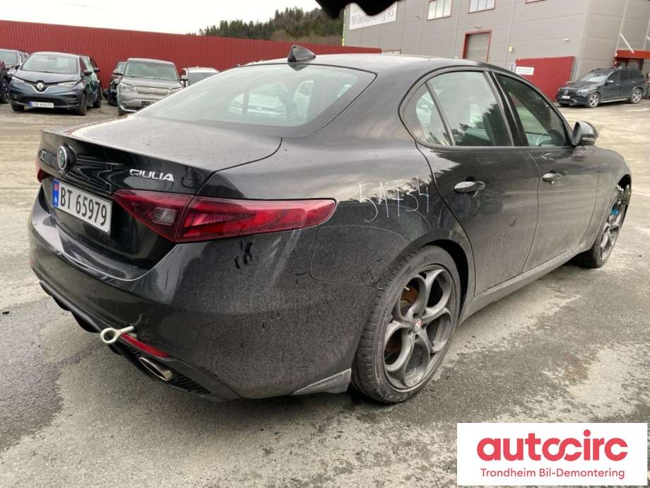 Alfa Romeo Giulia 2016-->> , Motorkode: 55266388, Girkassekode: 55275285