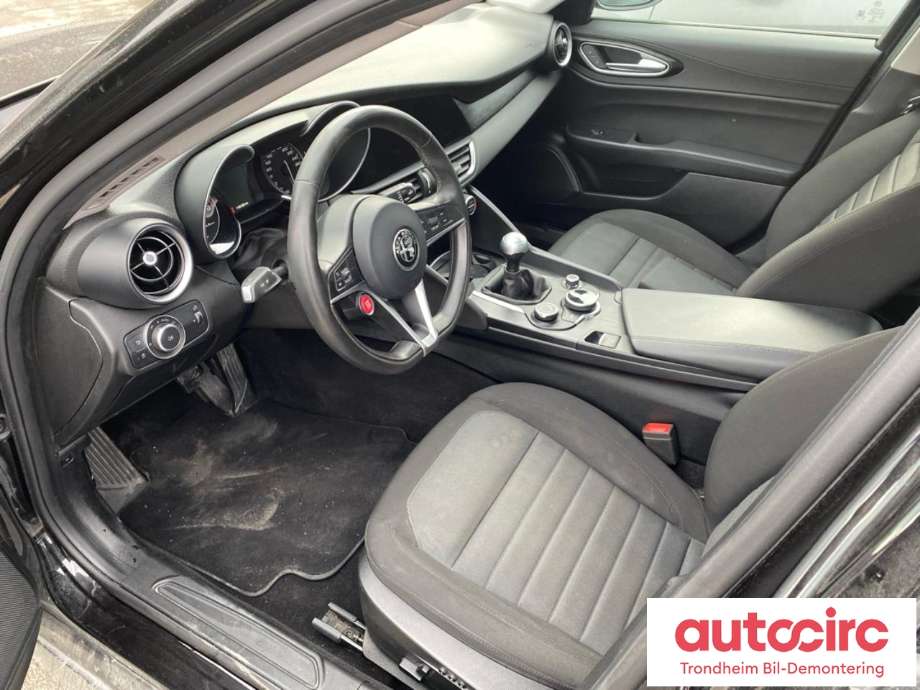 Alfa Romeo Giulia 2016-->> , Motorkode: 55266388, Girkassekode: 55275285