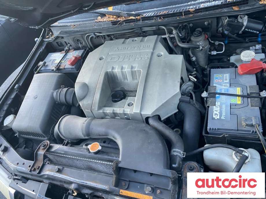 Mitsubishi Pajero 2000-2006 (Type III) , Motorkode: 4M41, Girkassekode: MR498051