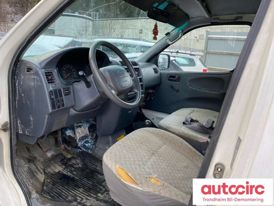 Toyota Hiace 2001-2006 (Fase 2) , Motorkode: 2KD-FTV, Girkassekode: