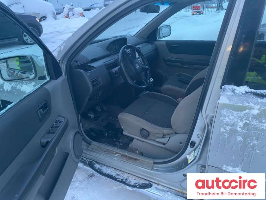 Nissan X-Trail 2002-2007 (T30) (T30), Motorkode: YD22ETI, Girkassekode: 32010EQ068