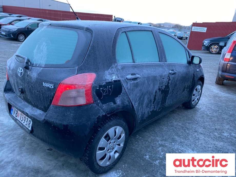 Toyota Yaris 2006-2009 (Type II, Fase 1) , Motorkode: 1KR-FE, Girkassekode: 303000D070