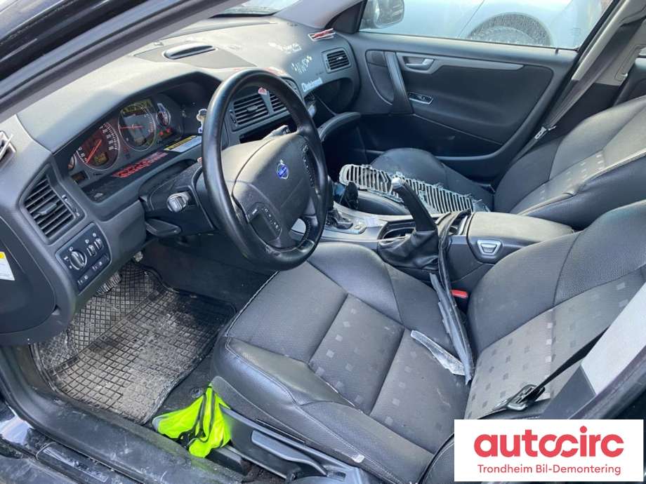 Volvo V70 2005-2007 (Type II, Fase 2) , Motorkode: D5244T, Girkassekode: 30681186