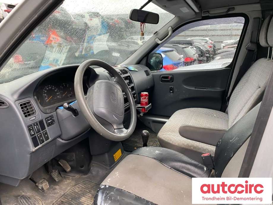 Toyota Hiace 2001-2006 (Fase 2) , Motorkode: 2KD-FTV, Girkassekode: 330302F290