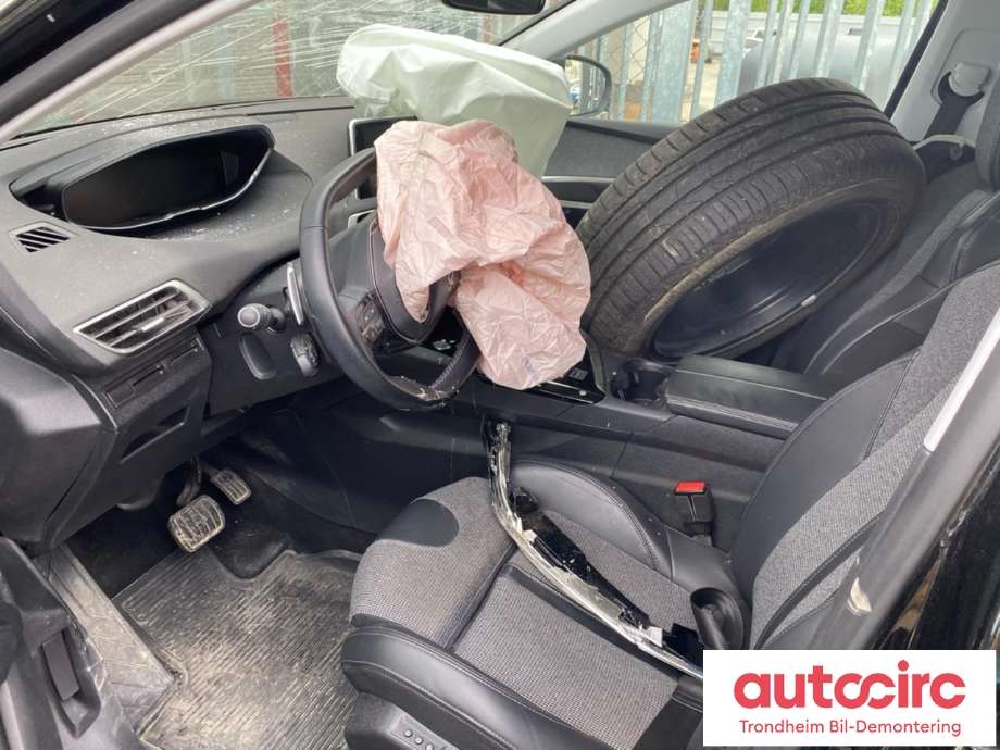 Peugeot 3008 2016-->> (Type II) , Motorkode: YHZ, Girkassekode: 1636438480