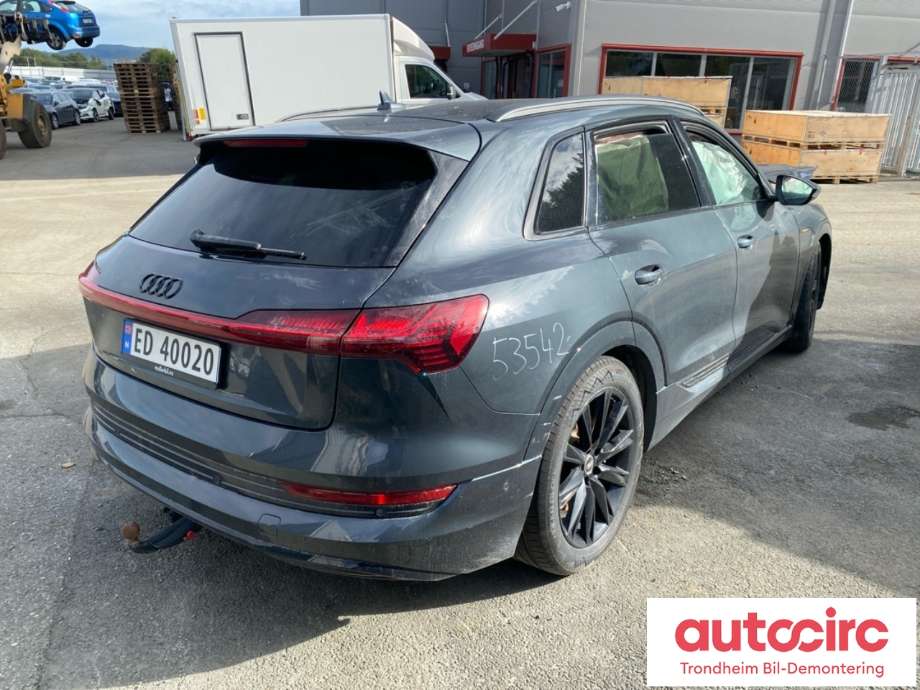 Audi e-tron 2018-->> , Motorkode: EAS|EAW, Girkassekode: 0MA300040F