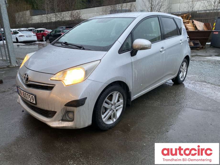 Toyota Verso-S 2011-2015 (COMBI) (COMBI), Motorkode: 1NR-FE, Girkassekode: 3040052230