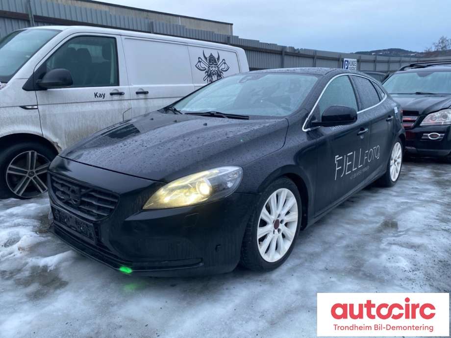 Volvo V40 2012-2019 , Motorkode: D4162T, Girkassekode: 36011555