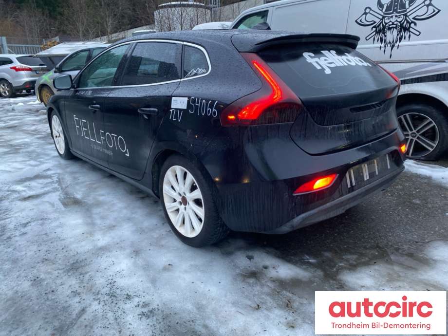 Volvo V40 2012-2019 , Motorkode: D4162T, Girkassekode: 36011555