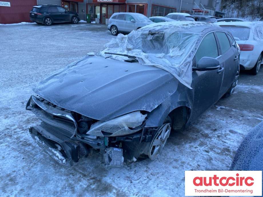 Volvo V40 2012-2019 , Motorkode: D4162T, Girkassekode: 36011555