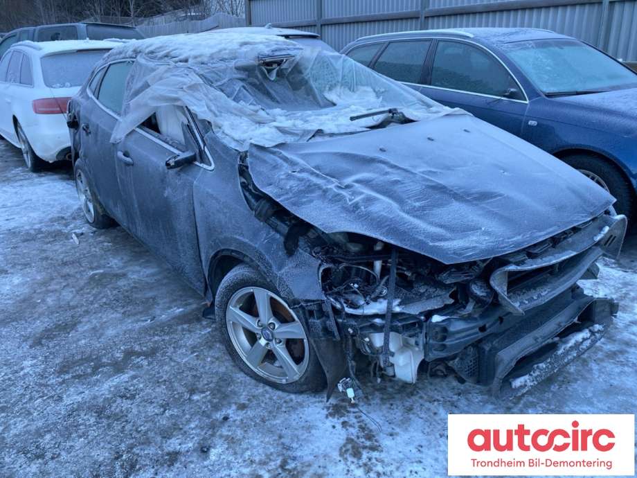Volvo V40 2012-2019 , Motorkode: D4162T, Girkassekode: 36011555