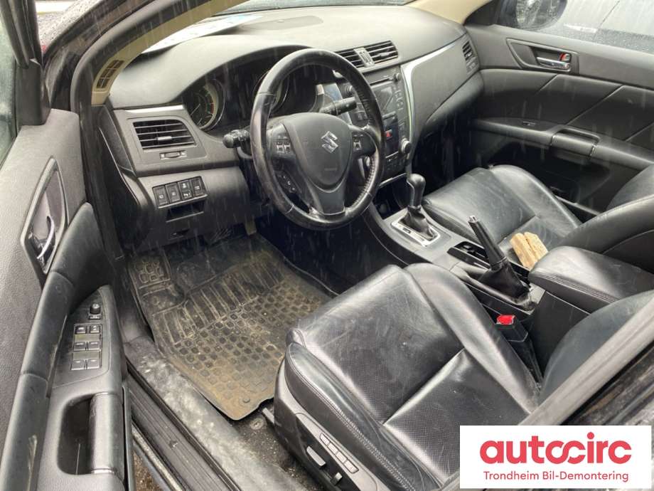 Suzuki Kizashi 2010-2014 , Motorkode: J24B, Girkassekode: 2100057LV3
