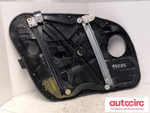 Ruteheis høyre foran til Hyundai i40 2012-2017  (..|824813Z000|82481-3Z000|824603Z010)