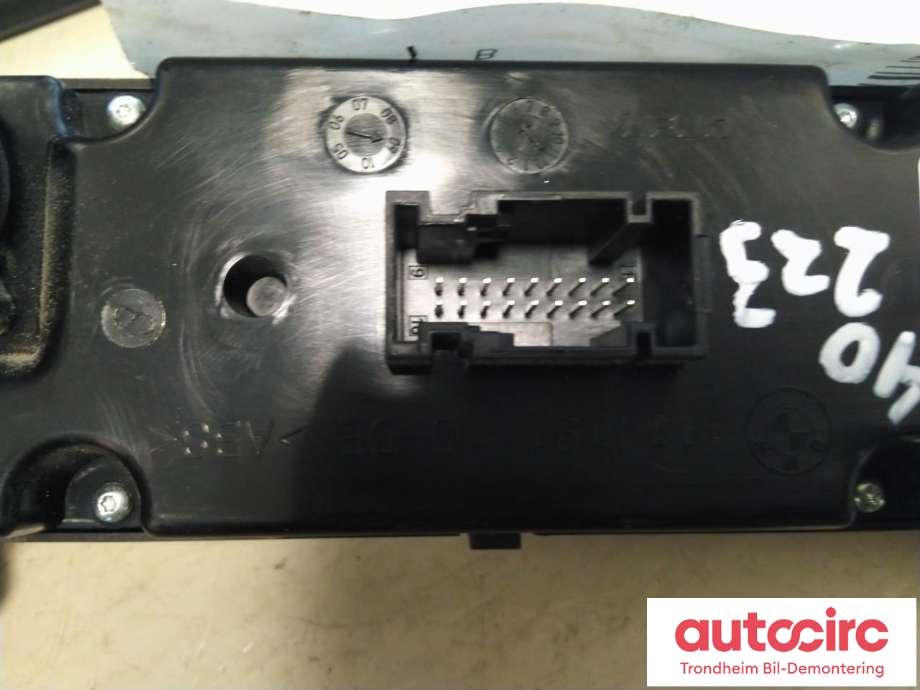 Varmeapparat betjening bak til BMW X5 2007-2013 (E70) (E70) (TIL BAKSETE|9166318|64119215515|90025-201)